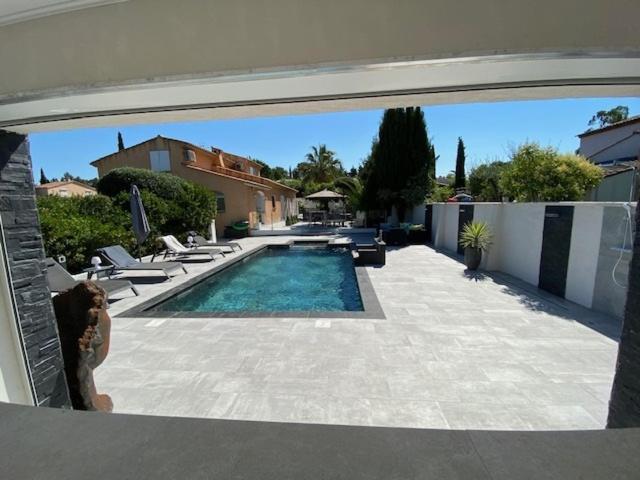 La Desiree'Ade Villa รอกเกอบรูน-ซูร์-อาร์ฌ็องส์ ภายนอก รูปภาพ