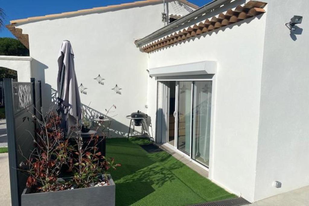 La Desiree'Ade Villa รอกเกอบรูน-ซูร์-อาร์ฌ็องส์ ภายนอก รูปภาพ